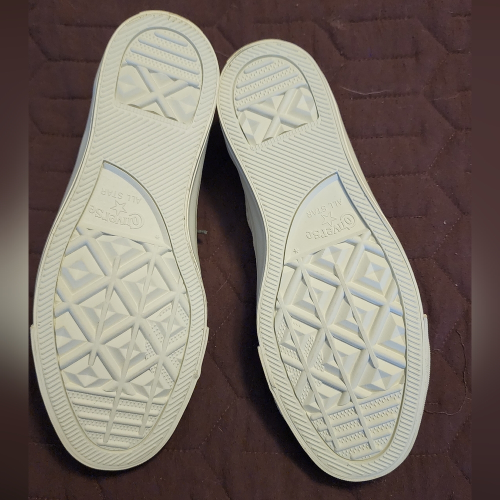 Converse all star vintage white suede unisex shoes
